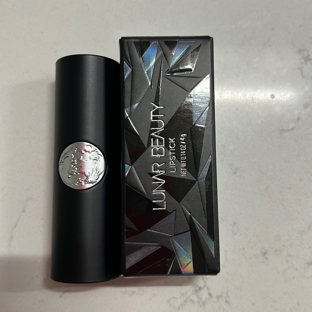 Lunar Beauty Icon Lipstick *swatched*
